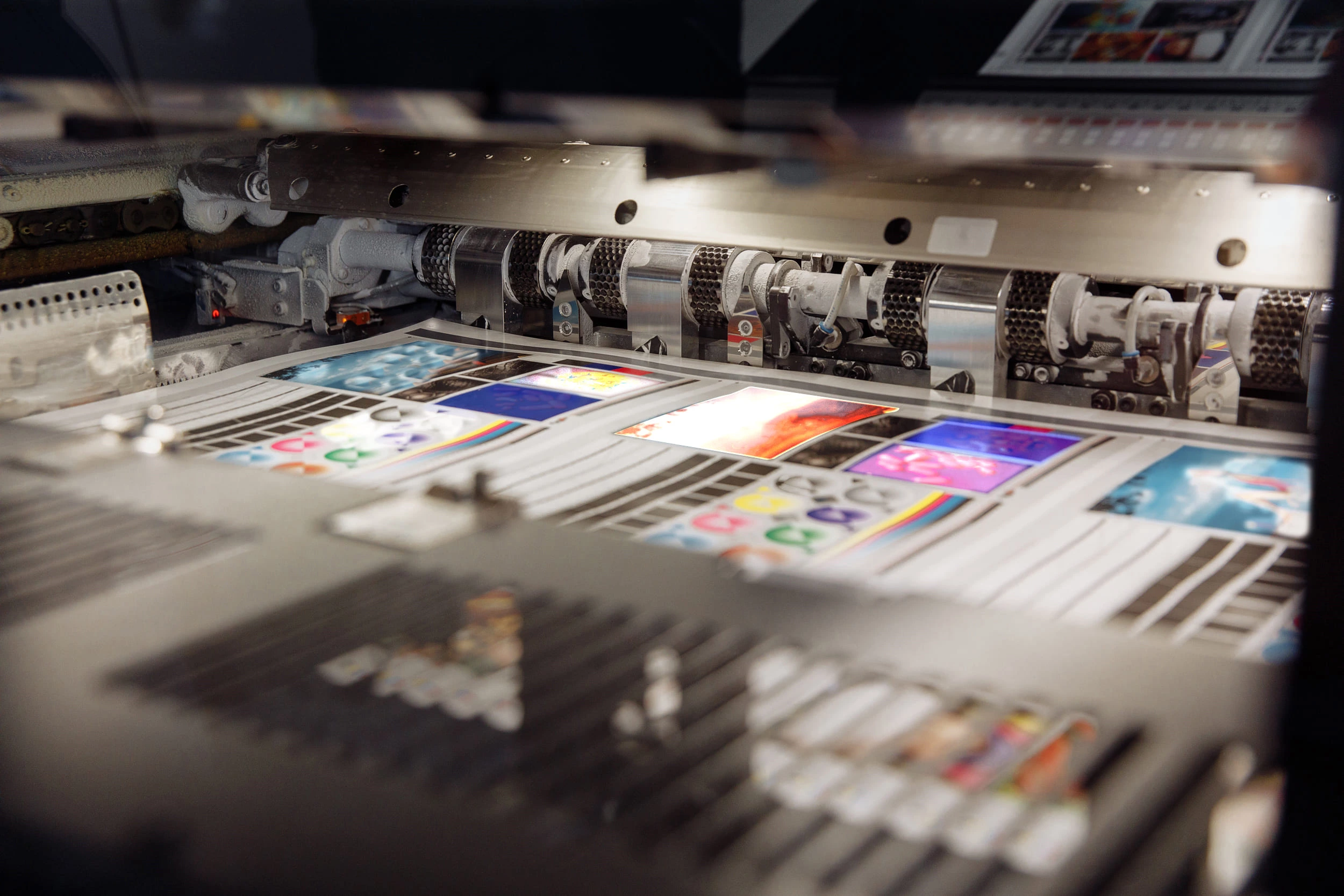 Matte, Glossy, Linen, Foil Stamped: A Complete Guide to Card Game Surface Finishes